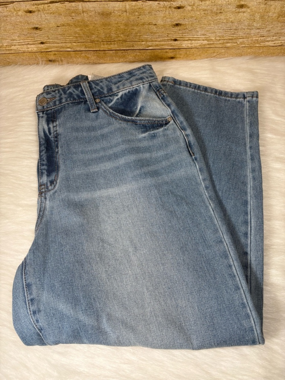 Time and Tru Light Blue Cropped Women's Jeans